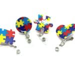 Insignias Retráctiles (con los Colores del Autismo)
